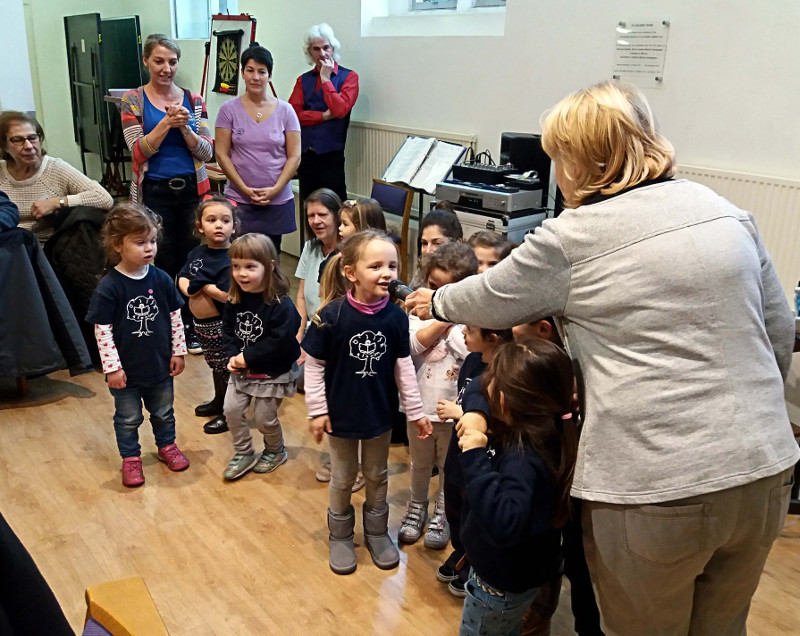Children from the Kindergarten came to sing Chanukah songs and recited poems to Dementia Club UK Members Children from the Kindergarten came to sing Chanukah songs and recited poems to Dementia Club UK Members
